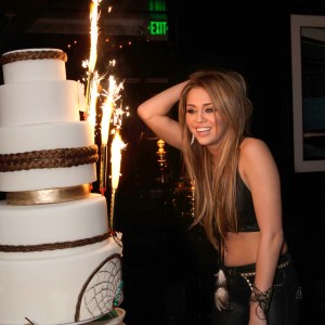 Miley Cyrus 24th birthday celebration - Check Out her Memorable pictures Miley Cyrus 24th birthday celebration - Check Out her Memorable pictures